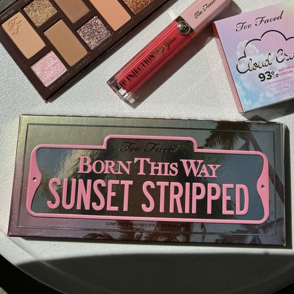 Too Faced
Born This Way Sunset Stripped Eyeshadow Palette - Picture 2 of 4